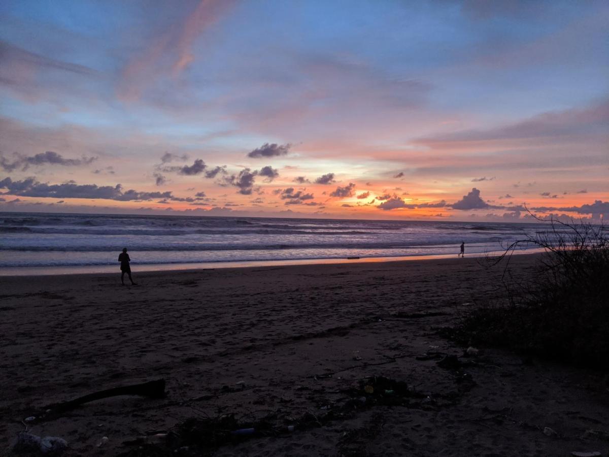 Surya Beach Cafe And Stay 고카르나 외부 사진