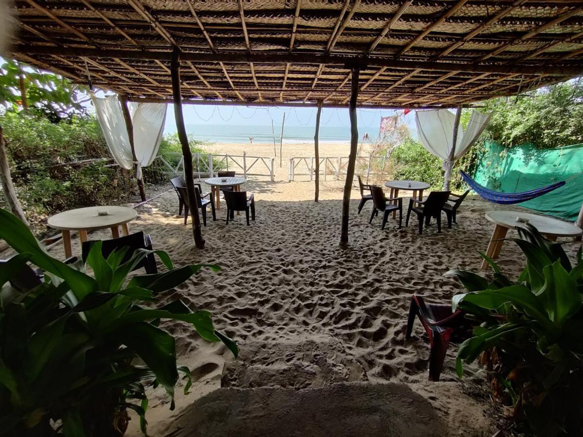 Surya Beach Cafe And Stay 고카르나 외부 사진