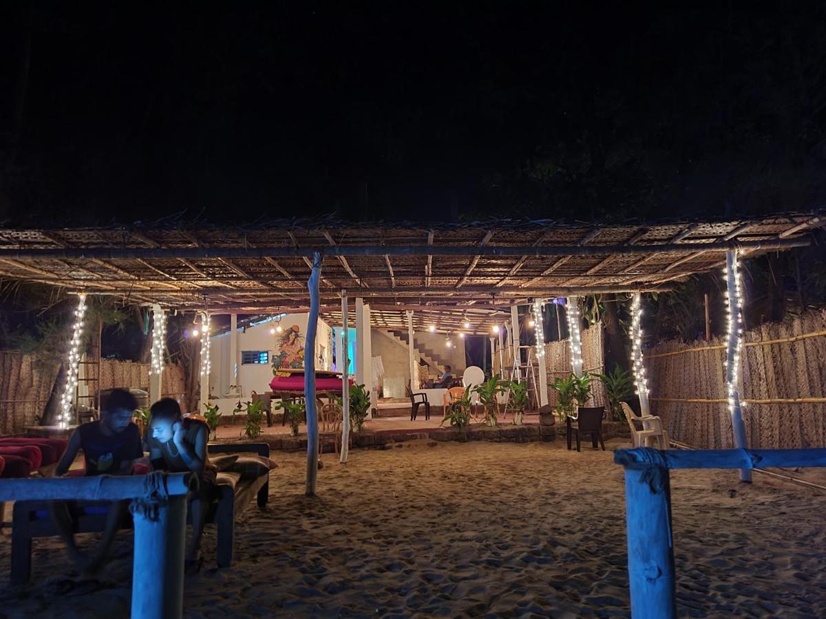 Surya Beach Cafe And Stay 고카르나 외부 사진