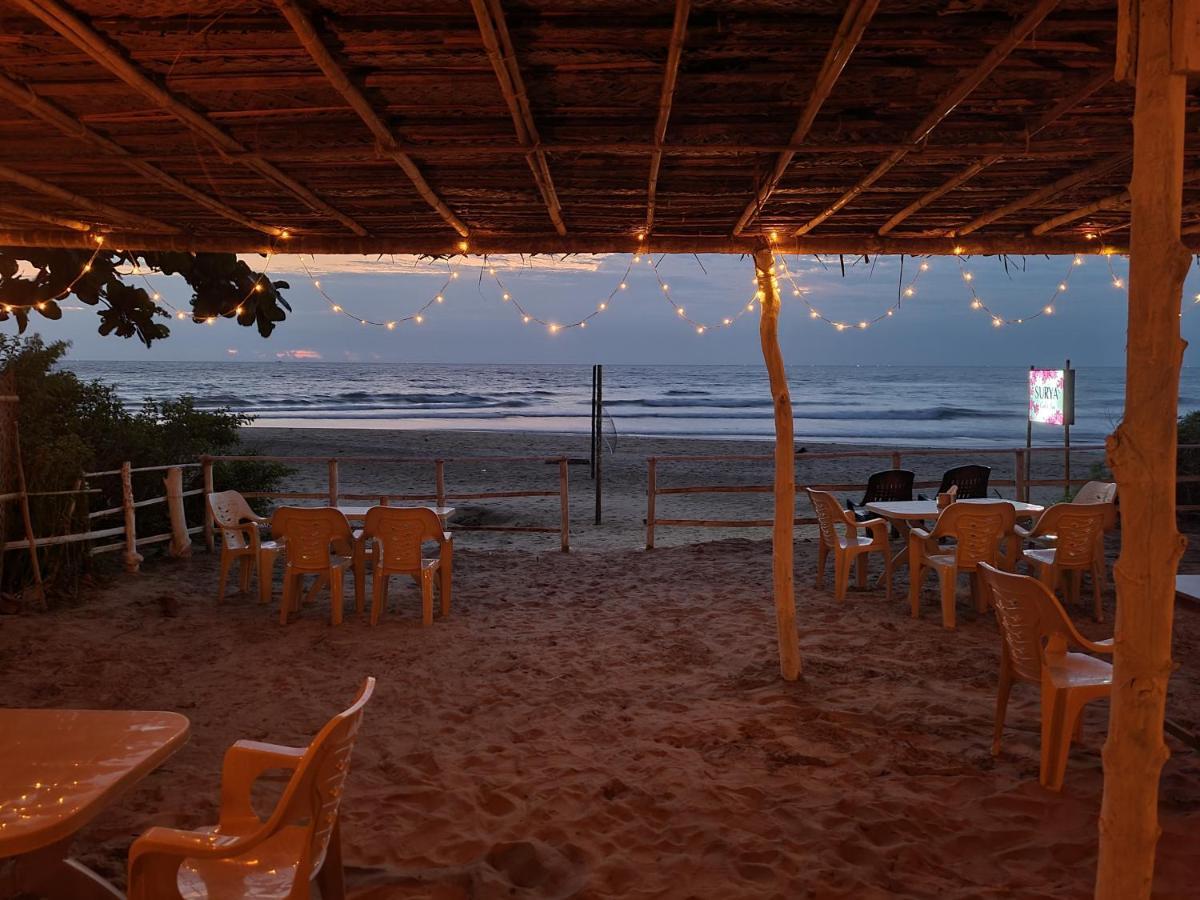 Surya Beach Cafe And Stay 고카르나 외부 사진