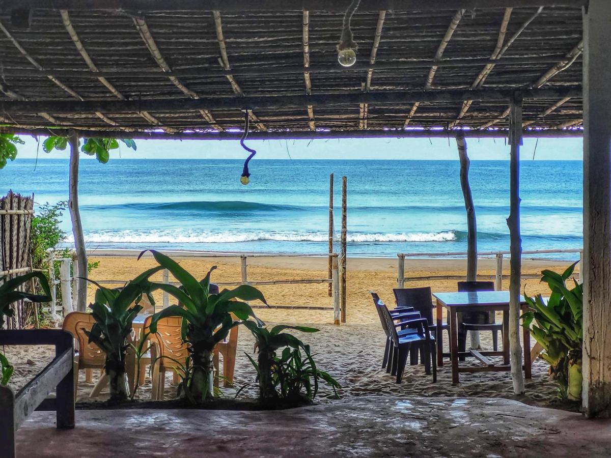 Surya Beach Cafe And Stay 고카르나 외부 사진