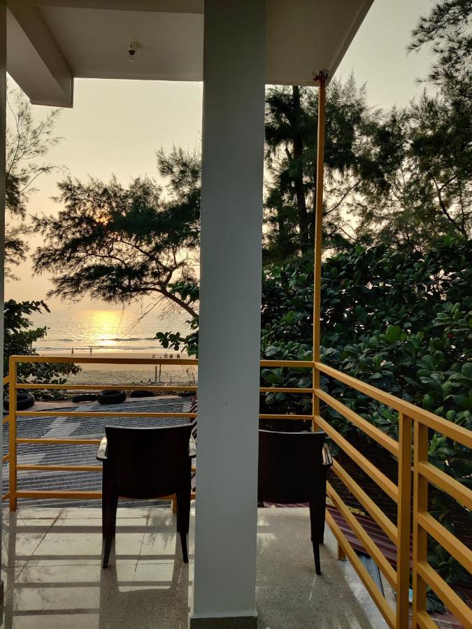 Surya Beach Cafe And Stay 고카르나 외부 사진